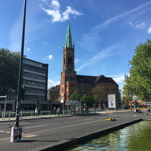 In Düsseldorf is het mooi weer.